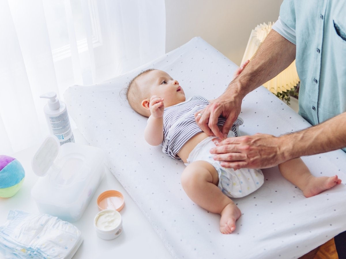 Newborn Stool Colour Is the Baby Health or Sick